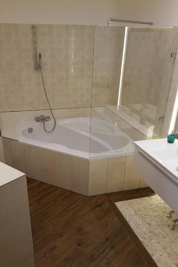 In Heart Of Prague - 2Br 2Ba Elegant Downtown Apt ภายนอก รูปภาพ