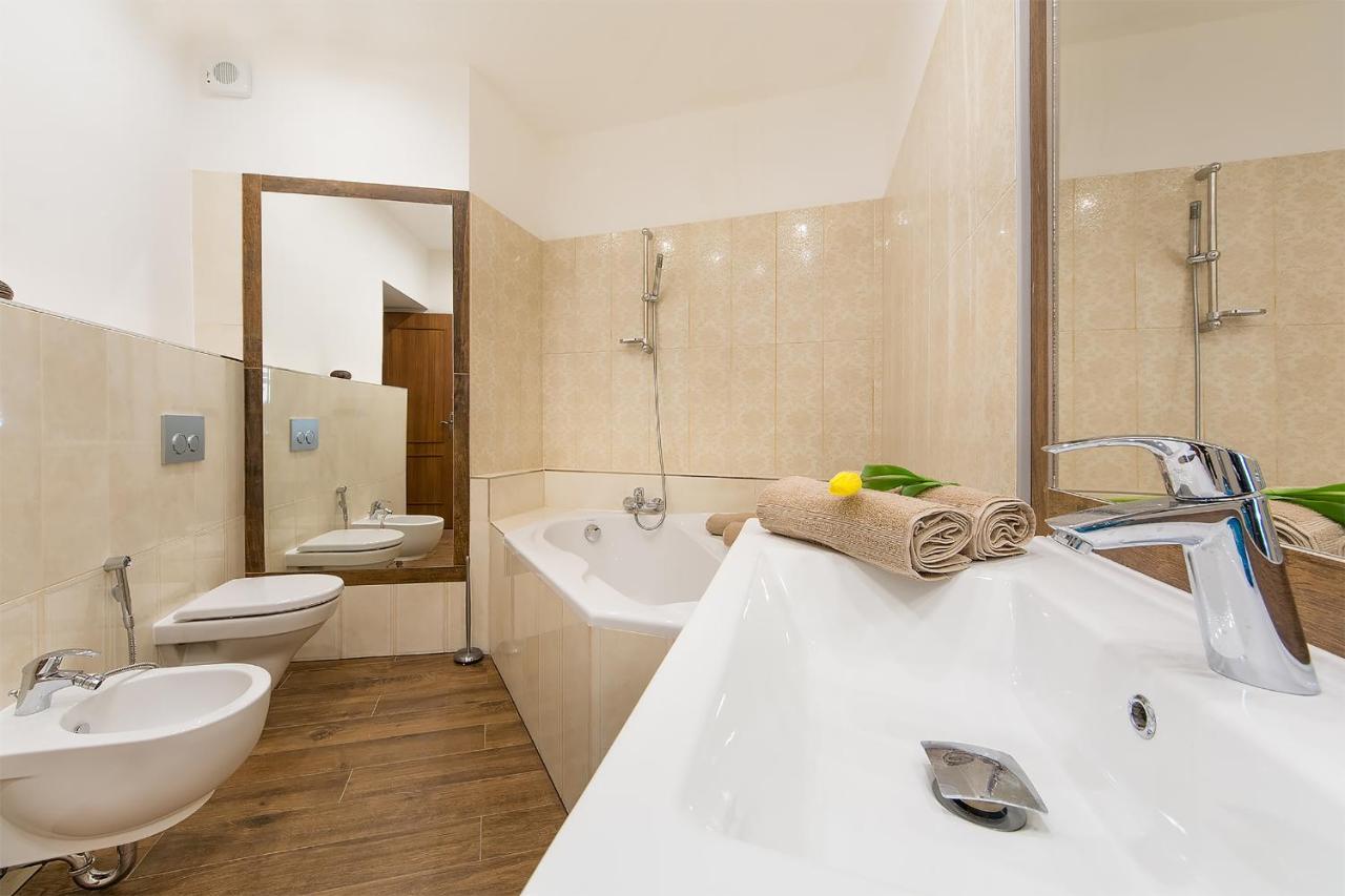 In Heart Of Prague - 2Br 2Ba Elegant Downtown Apt ภายนอก รูปภาพ