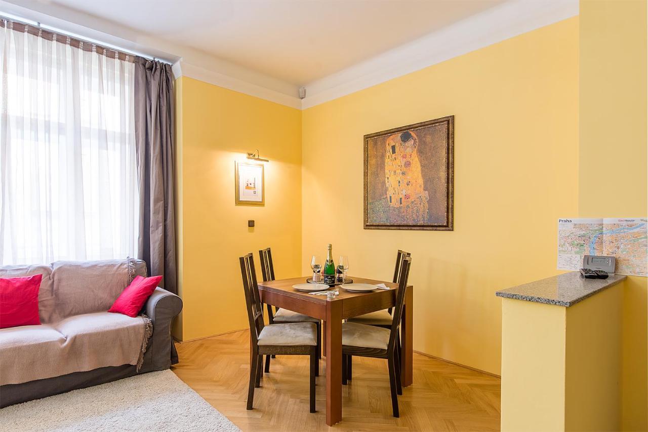 In Heart Of Prague - 2Br 2Ba Elegant Downtown Apt ภายนอก รูปภาพ