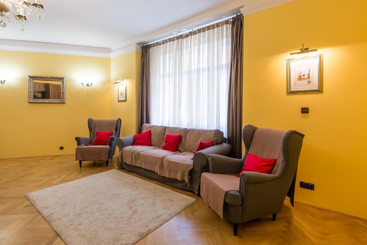 In Heart Of Prague - 2Br 2Ba Elegant Downtown Apt ภายนอก รูปภาพ