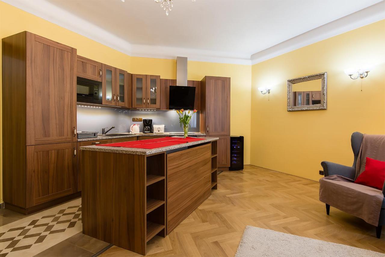 In Heart Of Prague - 2Br 2Ba Elegant Downtown Apt ภายนอก รูปภาพ