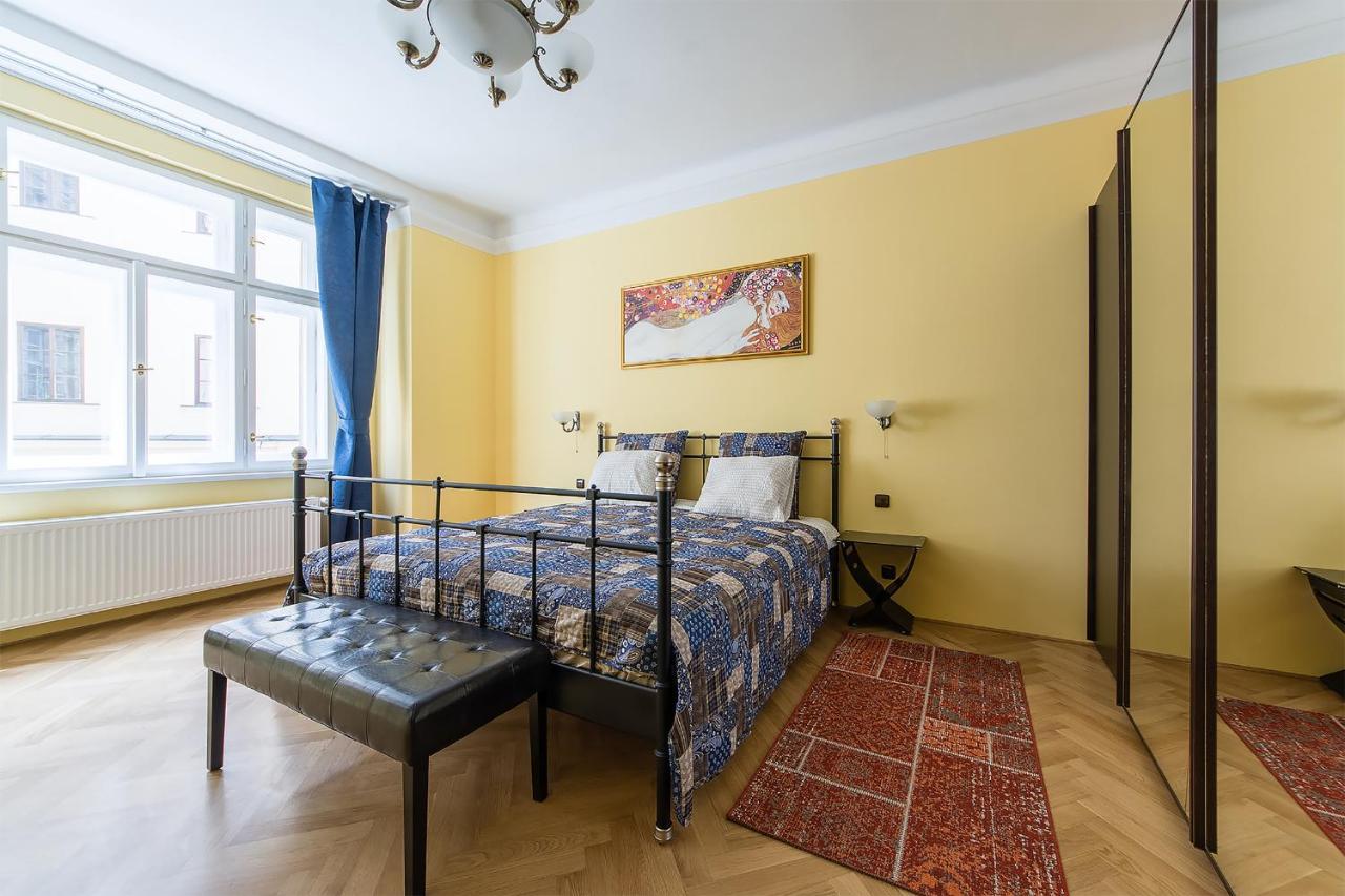 In Heart Of Prague - 2Br 2Ba Elegant Downtown Apt ภายนอก รูปภาพ